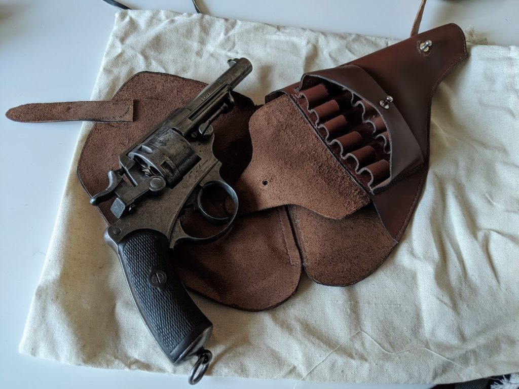 Revolver 1873 avec étui en cuir artisanal